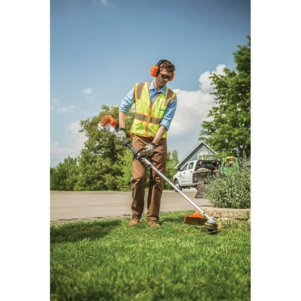 Stihl KM 94 R Multi-Tool, 2-Stroke Engine, 24.1 Cc Engine Displacement, 18.3 Oz Fuel Tank 3 Stihl KM 94 R Multi-Tool, 2-Stroke Engine, 24.1 Cc Engine Displacement, 18.3 Oz Fuel Tank - Image 3