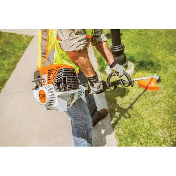 Stihl KM 111 R Multi-Tool, 4-Stroke Engine, 31.4 Cc Engine Displacement, 24 Oz Fuel Tank 1 Stihl KM 111 R Multi-Tool, 4-Stroke Engine, 31.4 Cc Engine Displacement, 24 Oz Fuel Tank