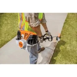 Stihl KM 111 R Multi-Tool, 4-Stroke Engine, 31.4 Cc Engine Displacement, 24 Oz Fuel Tank 7 Stihl KM 111 R Multi-Tool, 4-Stroke Engine, 31.4 Cc Engine Displacement, 24 Oz Fuel Tank -Stihl 100148275 2