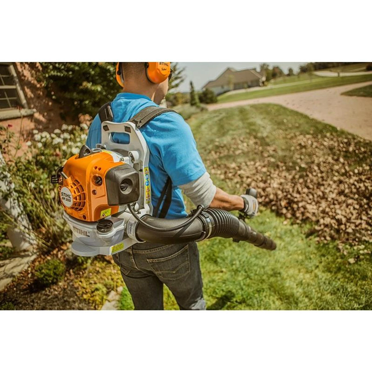 Stihl BR 200 Lightweight Backpack Blower 1 Stihl BR 200 Lightweight Backpack Blower